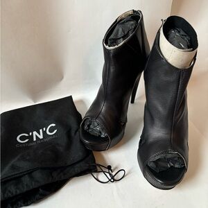 CNC CoSTUME NATIONAL leather ankle booties - black, size 39